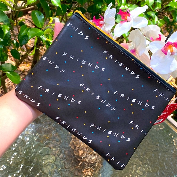 FRIENDS Black Logo Zippered Cosmetics Case NWT - Picture 6 of 10